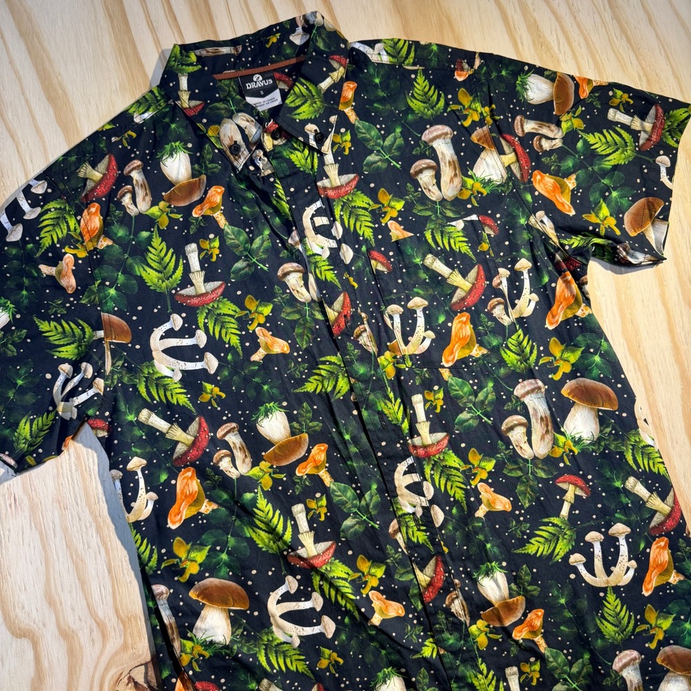 Dravus Men's Mushroom Botanical Print Short Sleeve Button Up Shirt Black Size S